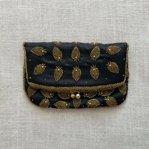 •Vintage 70s Handcrafted Black Silk Pineapple Shaped Beading Purse Clutch - Picture 1 of 13